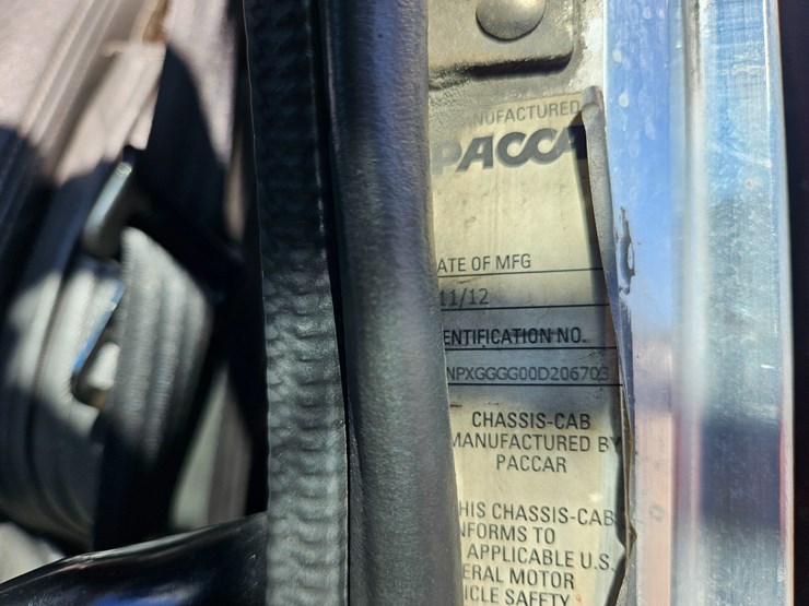 2013-peterbilt-389-image-59