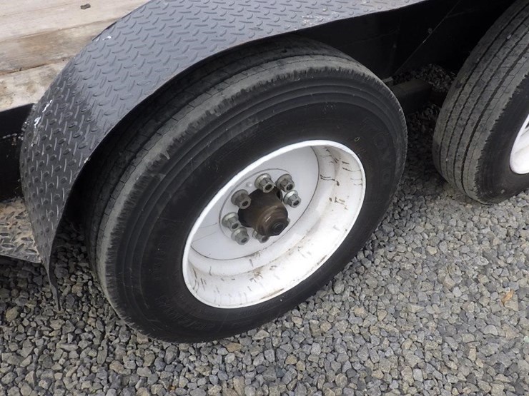 19'-t/a-tilt-deck-trailer-image-13