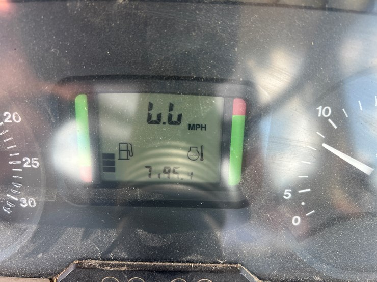 2006-john-deere-6715-image-8