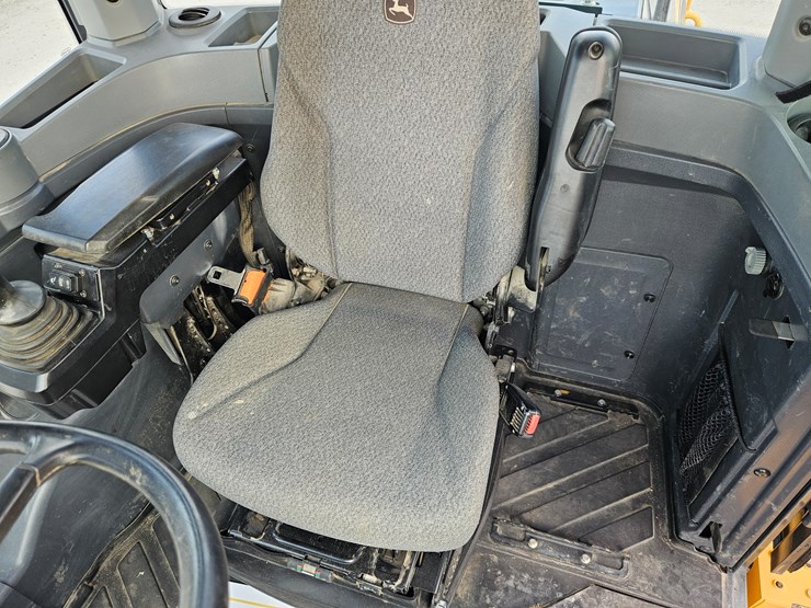 deere-524p-image-21