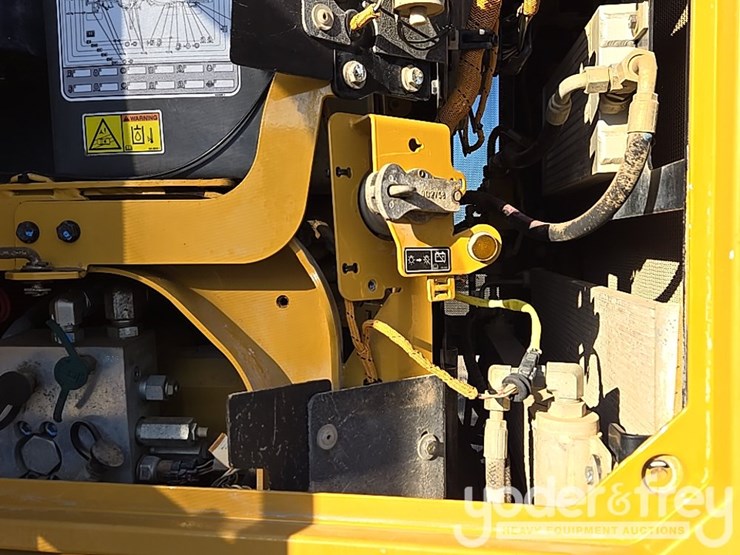 2016-caterpillar-140m3-image-58