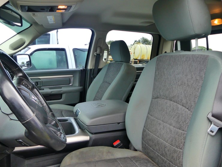 2015-dodge-ram-1500-image-11