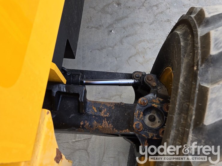 2017-jcb-930-image-35