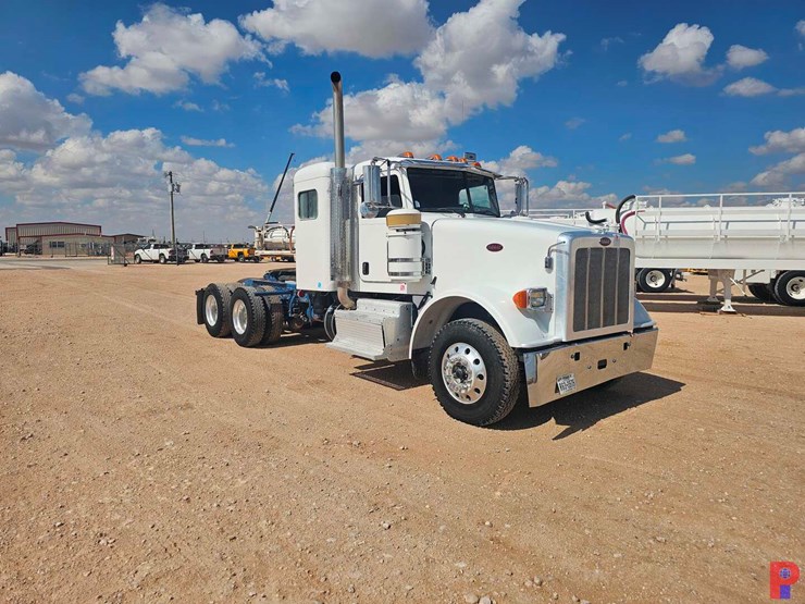 2013-peterbilt-367-image-1