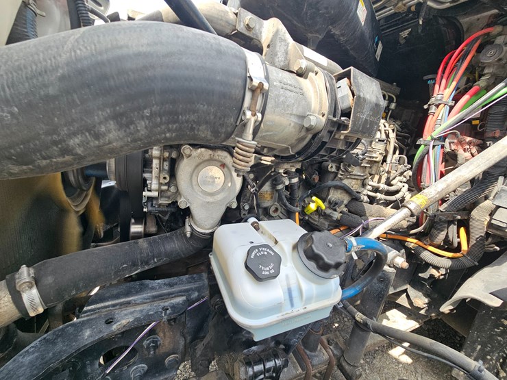 2017-freightliner-cascadia-125-image-34