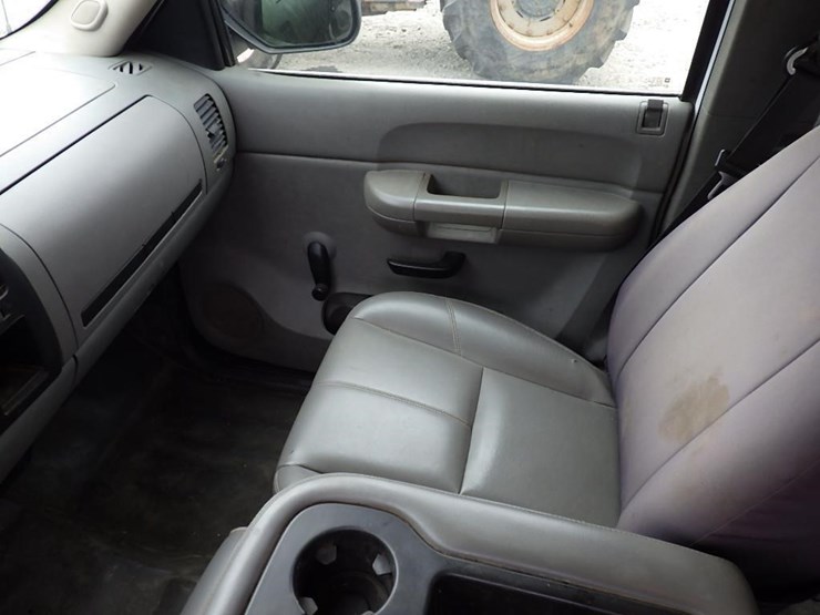 2008-chevrolet-silverado-image-24