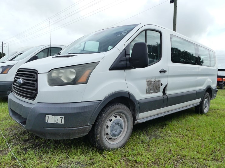 2016-ford-transit-image-1