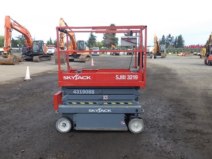 2013-skyjack-sjiii3219-image-4