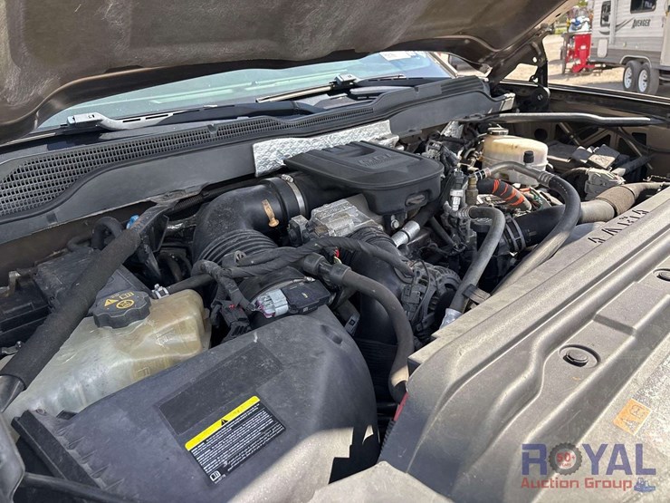 2015-chevrolet-silverado-3500-image-14