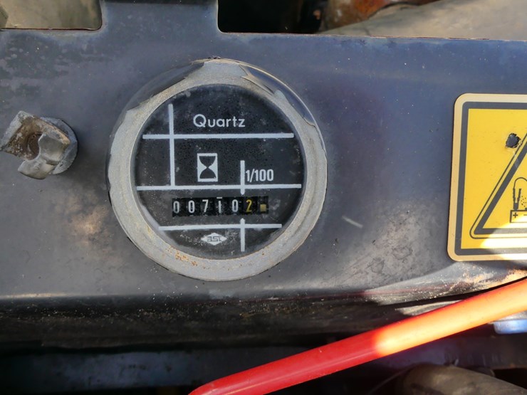 caterpillar-cb-114-image-12
