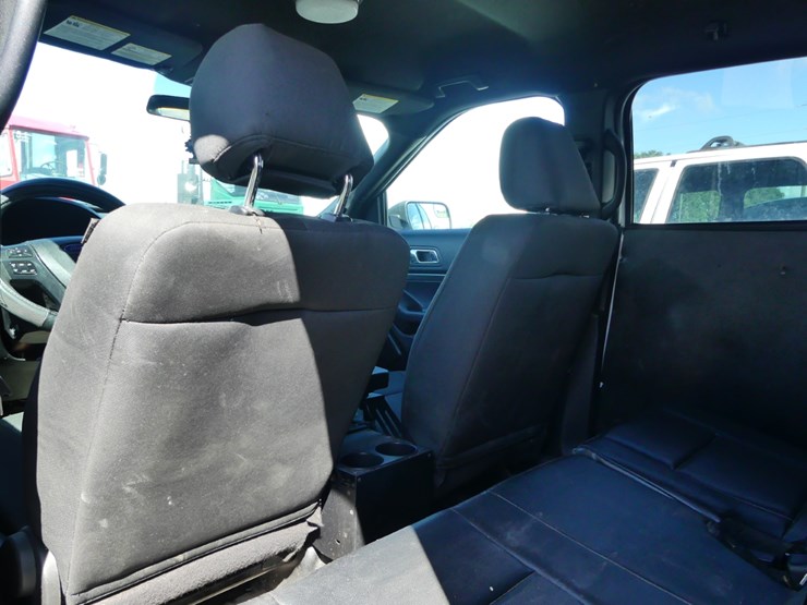 2017-ford-explorer-image-9