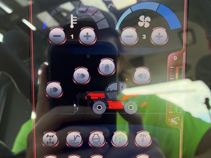 2022-magni-th5.15-telehandler-image-32