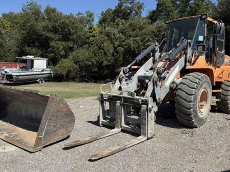 #221-•-doosan-wheel-loader-w/-bucket-image-1