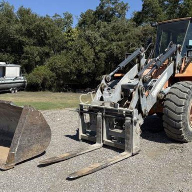 #221 • Doosan Wheel Loader w/ Bucket