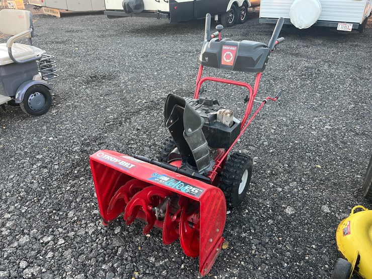 troy-bilt-snow-blower-image-1