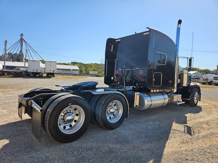2013-peterbilt-389-image-20