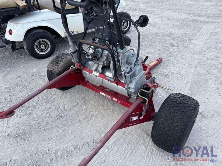 toro-greensmaster-flex-2100-reel-mower-image-3