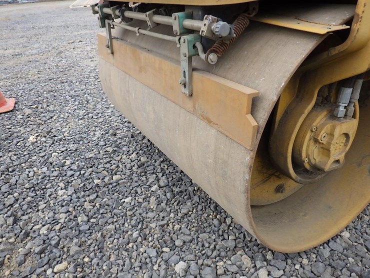 caterpillar-cb24-image-13