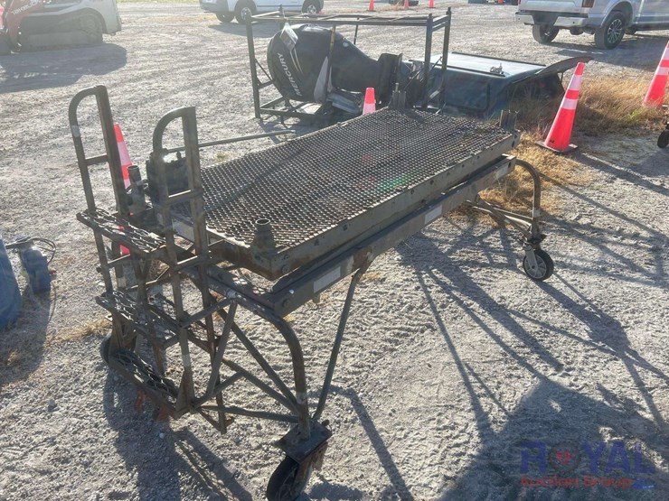 hydraulic-maintenance-workbench-lift-stand-image-3