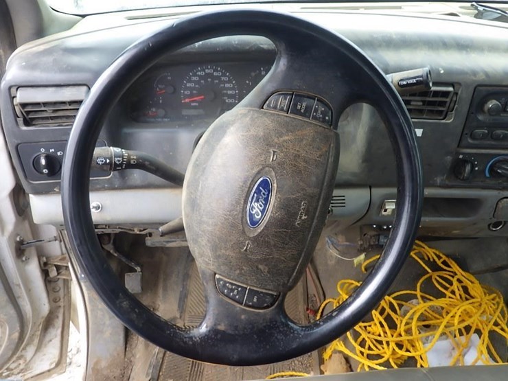 2004-ford-f550-image-18