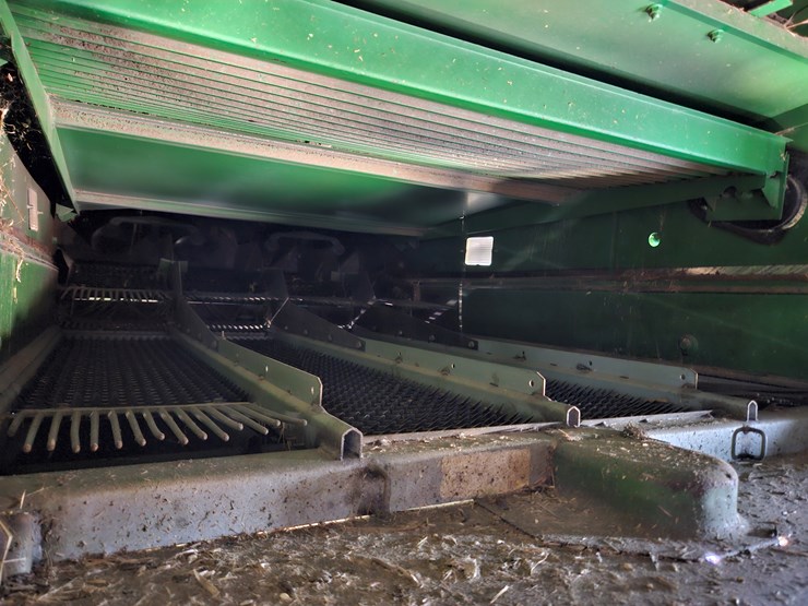 2004-john-deere-9660-sts-image-17
