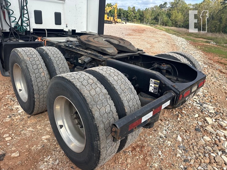 2020-peterbilt-579-image-9