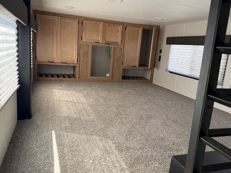 #6895-•-2024-forrest-river-timberwolf-mini-loft-camper-image-56