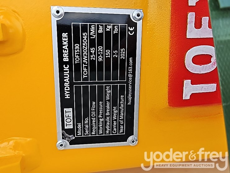 2025-caterpillar-304-image-12