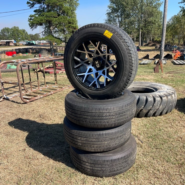 #2034 • Lot of (4) 265/60R20 Tires Inv# 29787