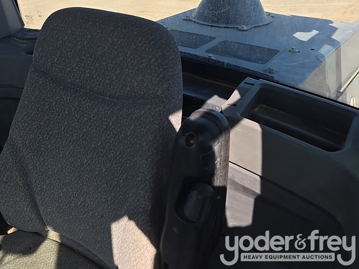 2019-deere-524l-image-56