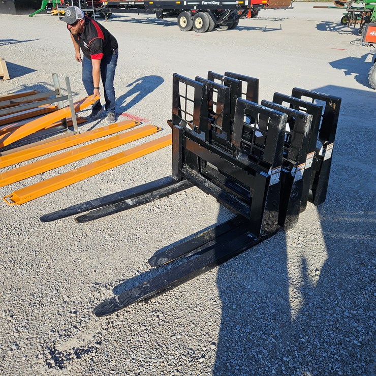 #203174 • New WT Pallet Forks