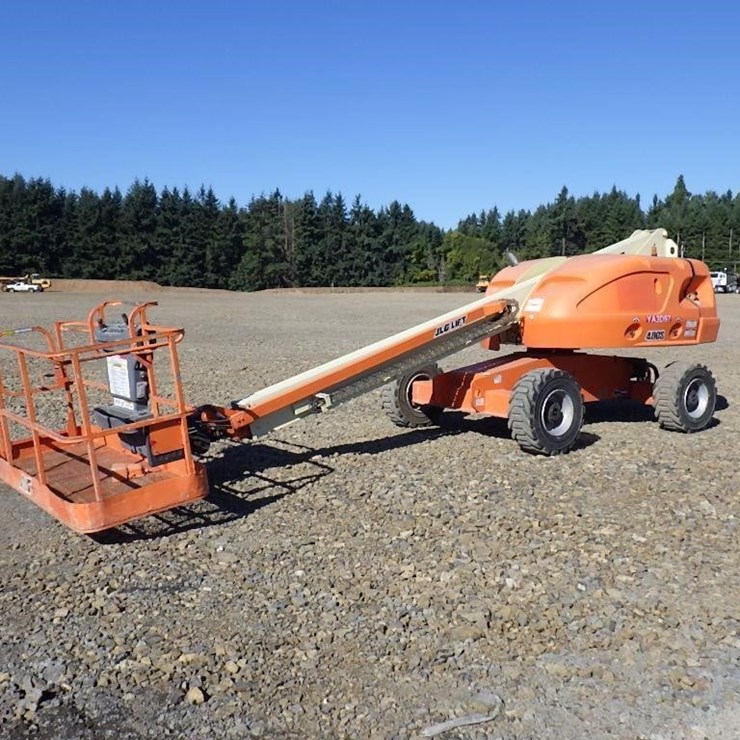 2012 JLG 400S