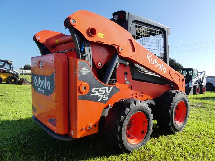 2021-kubota-ssv75-image-3