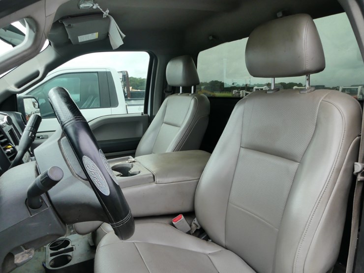 2017-ford-f150-xl-image-8