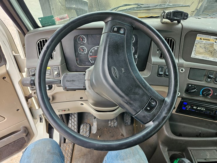 2008-sterling-l9500-image-62