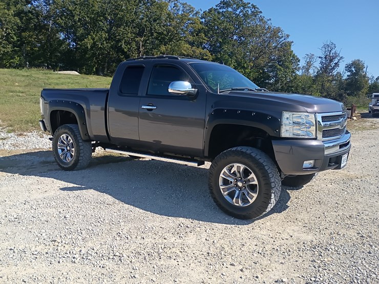 2010-chevrolet-silverado-1500-image-13