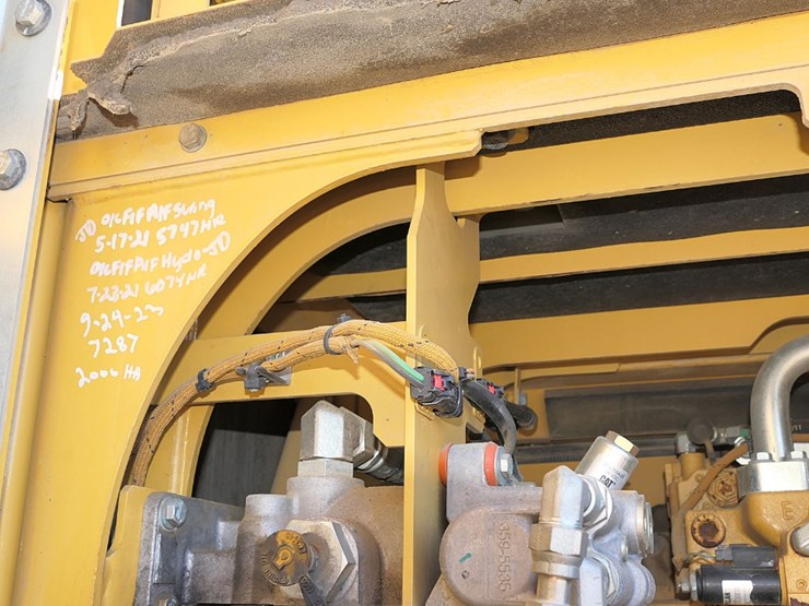 2013-caterpillar-336e-image-24