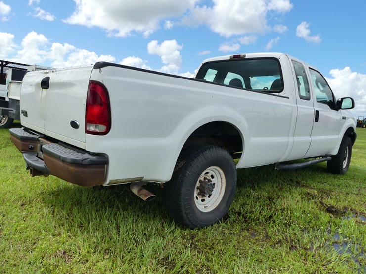 2004-ford-f250-xl-image-3