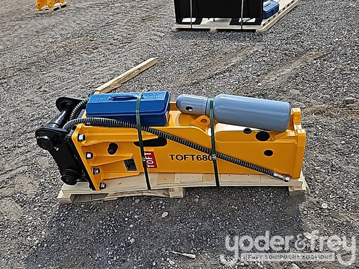 2025-caterpillar-305-image-6