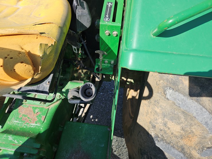 2009-john-deere-5065e-image-15