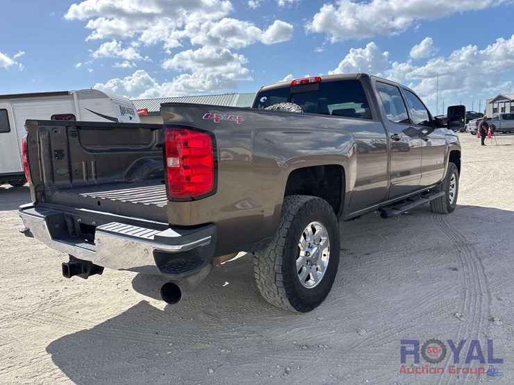 2015-chevrolet-silverado-3500-image-3