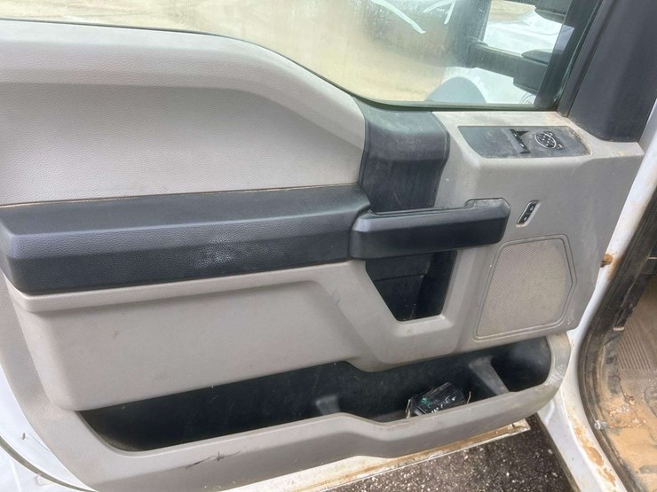 2017-ford-f550-image-7