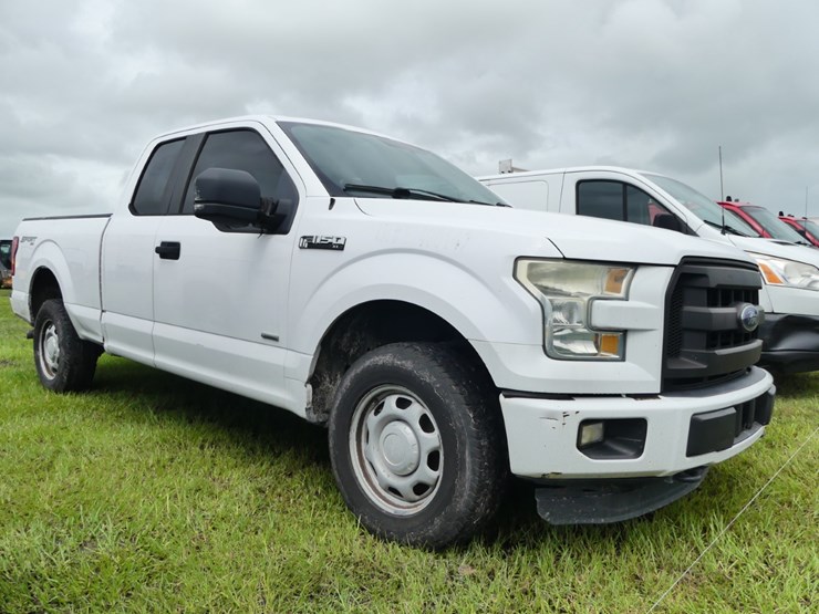 2015-ford-f150-xl-image-1