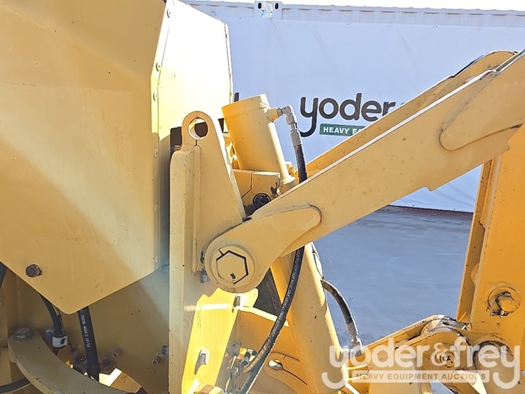 2016-caterpillar-140m3-image-15
