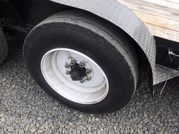 19'-t/a-tilt-deck-trailer-image-11