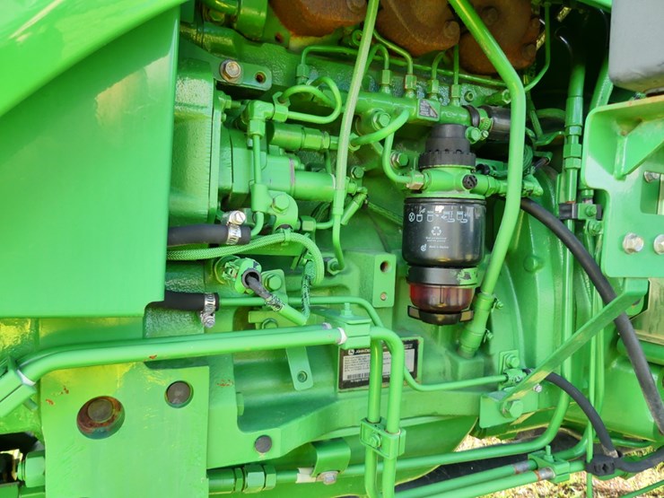 2015-john-deere-5075e-image-9