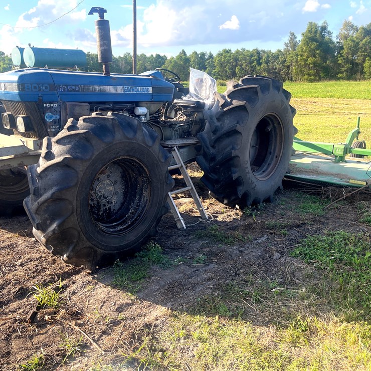 NEW HOLLAND 8010