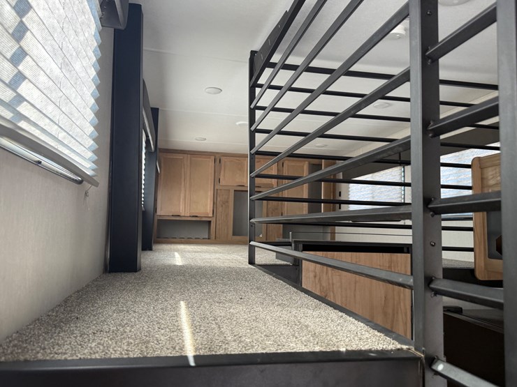 #6895-•-2024-forrest-river-timberwolf-mini-loft-camper-image-57
