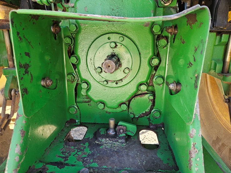 2009-john-deere-5065e-image-11