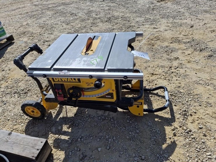 dewalt-jobsite-table-saw-image-2